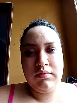 isaReyes online show from October 20, 2025, 1:44 pm