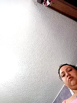 isaReyes online show from October 28, 2025, 11:58 am