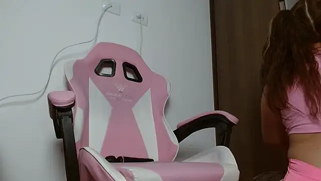 keilafranco online show from October 17, 2025, 12:14 am