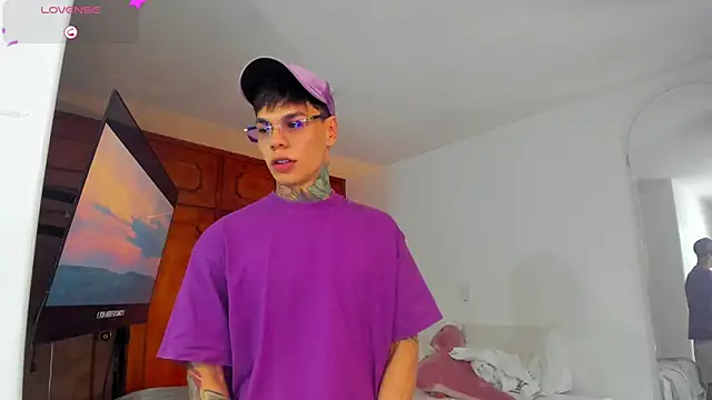 Jordyrodriiguez online show from February 13, 2025, 6:59 pm