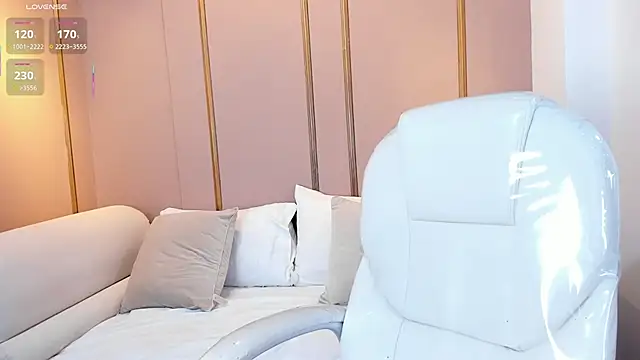 HannaKarson online show from October 15, 2025, 11:43 am