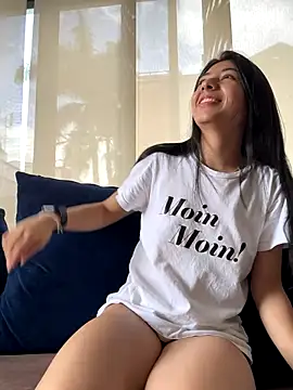 Liissa cute  online show from October 12, 2025, 6:07 pm