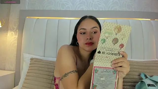 afrodytasky  online show from January 25, 2025, 11:34 am