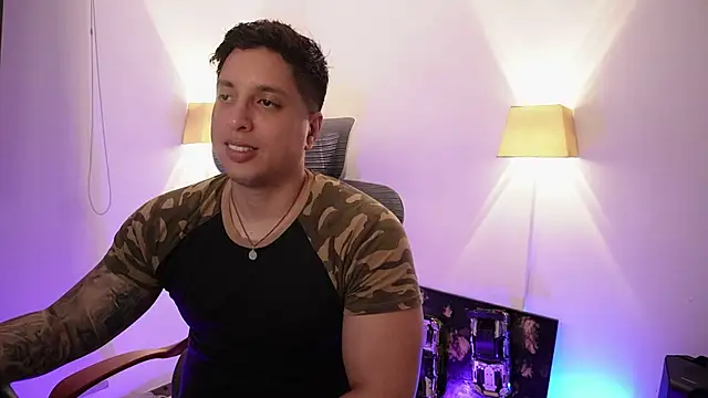 Snapshot of appolo_allen chatting on July 2, 2026, 5:35 am appolo allen online show from July 2, 2026, 5:35 am