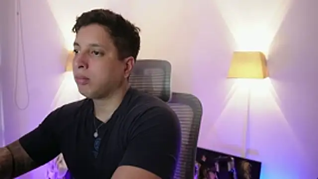 Snapshot of appolo_allen chatting on July 6, 2026, 10:45 pm appolo allen online show from July 6, 2026, 10:45 pm
