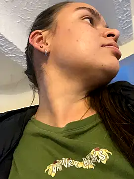 Snapshot of Nathaly00_ chatting on October 15, 2025, 7:58 pm Nathaly00 online show from October 15, 2025, 7:58 pm