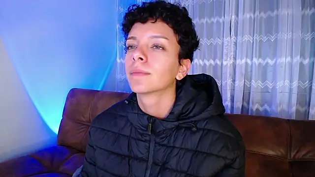 peyton golden1 online show from December 4, 2024, 4:10 am