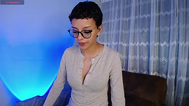 peyton golden1 online show from February 6, 2025, 4:10 am