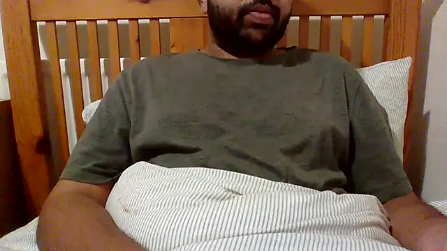 whoreboi98 online show from April 19, 2026, 8:33 pm