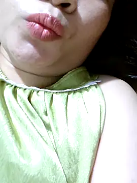 Snapshot of _Mira_69_ chatting on June 8, 2026, 1:28 am Mira 69 online show from June 8, 2026, 1:28 am