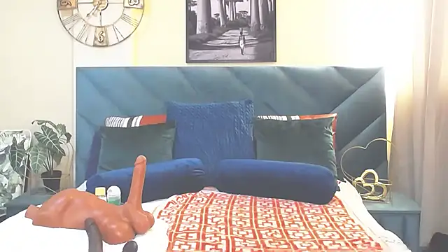 BubbleAngel online show from October 8, 2025, 4:43 am