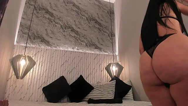 Snapshot of Danna_Martinez_ chatting on January 15, 2025, 11:30 pm Danna Martinez online show from January 15, 2025, 11:30 pm