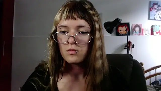 NEXT DOOR GIRL  online show from September 22, 2025, 10:12 pm