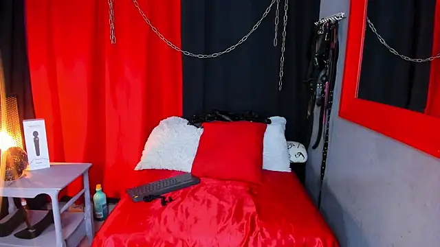 AvaLusty online show from September 29, 2025, 4:23 pm