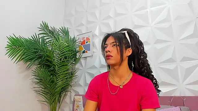 Snapshot of Briyit_Doll chatting on December 12, 2024, 12:22 pm Briyit Doll online show from December 12, 2024, 12:22 pm