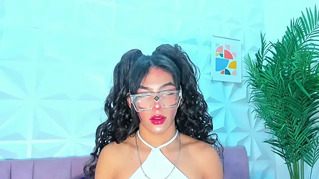 Snapshot of Briyit_Doll chatting on January 14, 2025, 4:15 am Briyit Doll online show from January 14, 2025, 4:15 am