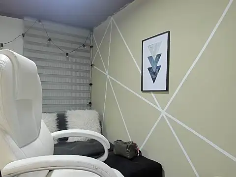 Enma  clark online show from October 24, 2025, 4:09 am