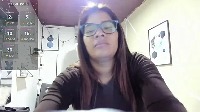 Enma  clark online show from February 27, 2026, 4:12 am