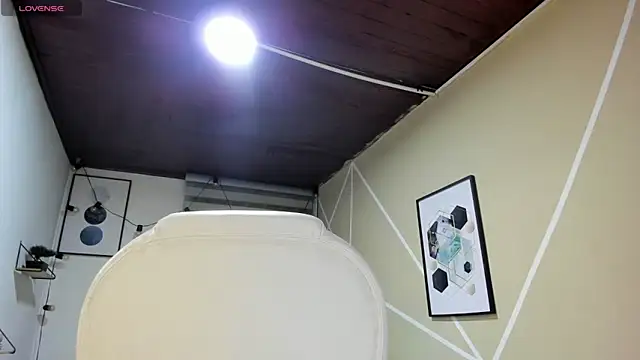 Enma  clark online show from April 1, 2026, 4:13 am