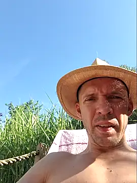 Snapshot of Slegde85 chatting on June 26, 2026, 3:49 pm Slegde85 online show from June 26, 2026, 3:49 pm