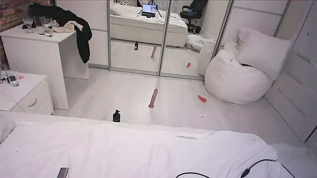 Alexxxx1086 online show from February 16, 2025, 3:37 am