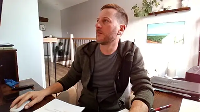 Bigdicktrav902 online show from April 13, 2026, 12:21 pm