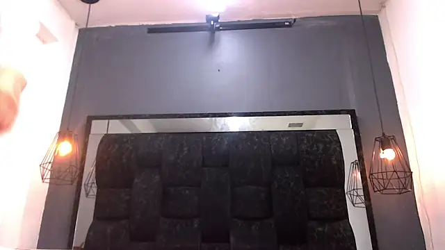 AndreaGil  online show from January 7, 2026, 7:27 pm