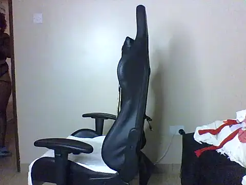 Candii wet  online show from October 24, 2025, 10:00 am