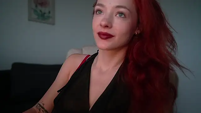 Snapshot of MiaRouge chatting on July 5, 2026, 2:40 am MiaRouge online show from July 5, 2026, 2:40 am