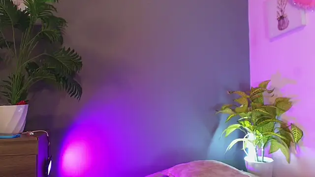 Snapshot of jade_brunnette chatting on May 21, 2026, 8:27 pm jade brunnette online show from May 21, 2026, 8:27 pm