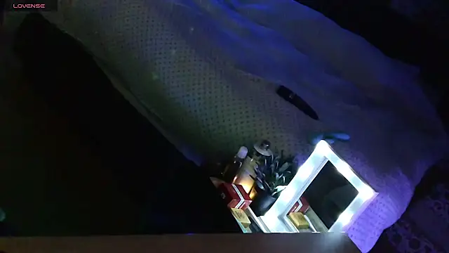 KatieDx online show from February 25, 2025, 6:53 pm