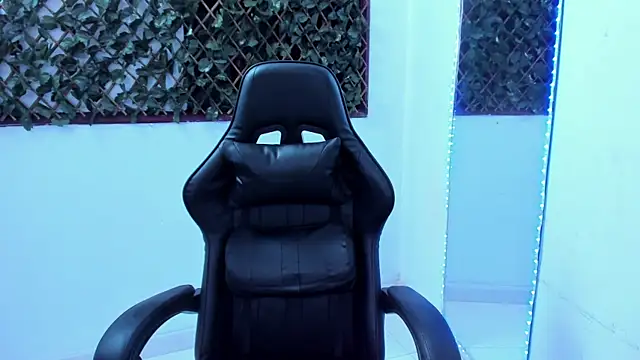 Megan Whitte online show from January 11, 2025, 6:03 am