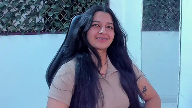 Megan Whitte online show from January 14, 2025, 10:17 am