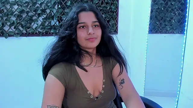 Megan Whitte online show from January 17, 2025, 1:57 am