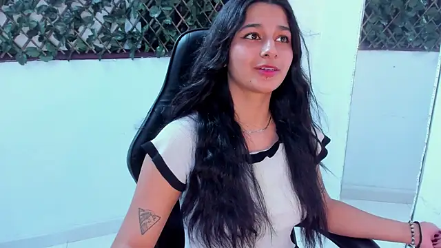 Megan Whitte online show from January 18, 2025, 6:03 am