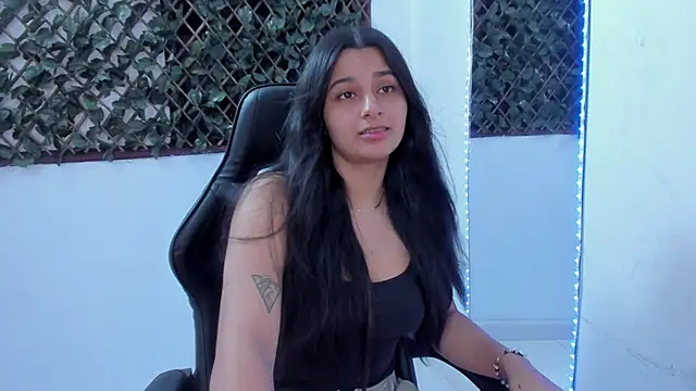 Megan Whitte online show from February 1, 2025, 4:35 am