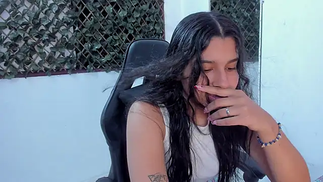 Megan Whitte online show from February 3, 2025, 3:09 am