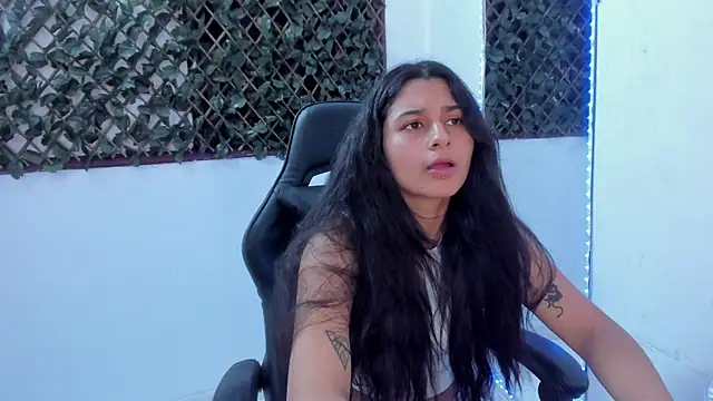 Megan Whitte online show from February 3, 2025, 6:34 am