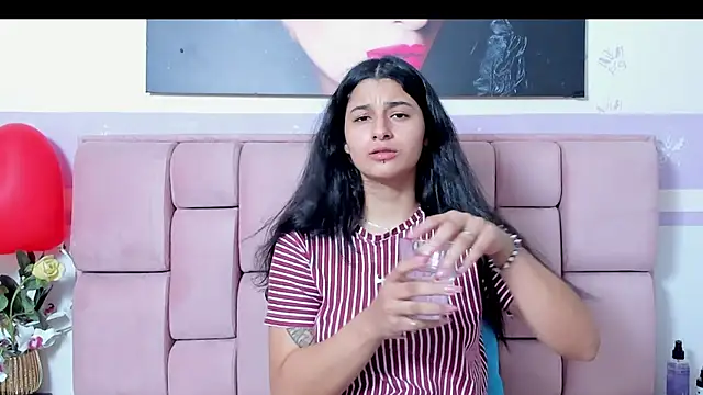 Megan Whitte online show from February 7, 2025, 7:07 am