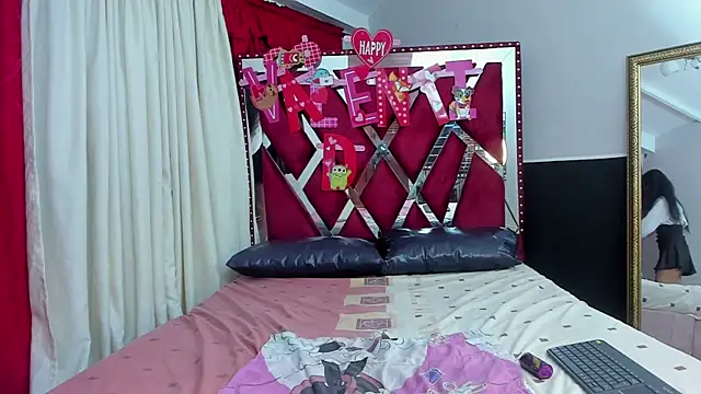 Megan Whitte online show from February 14, 2025, 6:34 am