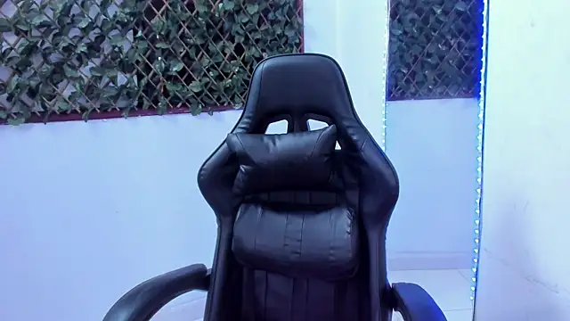 Megan Whitte online show from February 15, 2025, 7:06 am