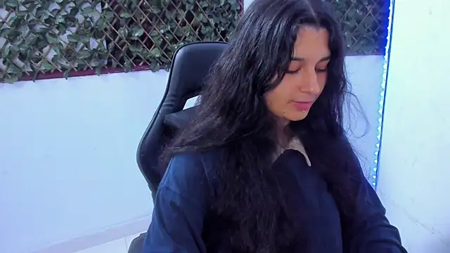 Megan Whitte online show from February 17, 2025, 4:42 am