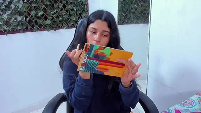 Megan Whitte online show from February 18, 2025, 3:21 am