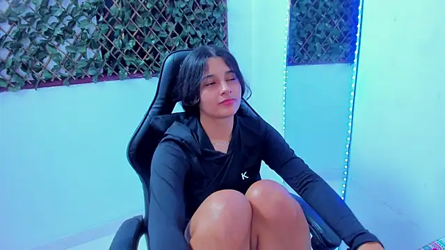 Megan Whitte online show from February 25, 2025, 8:25 am