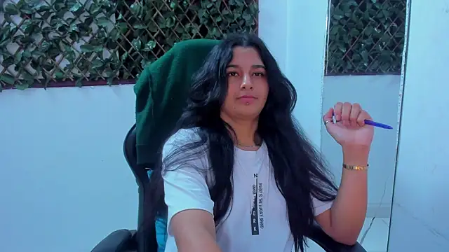 Megan Whitte online show from February 28, 2025, 9:25 am