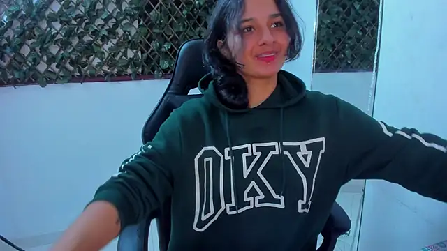 Megan Whitte online show from March 3, 2025, 5:42 am