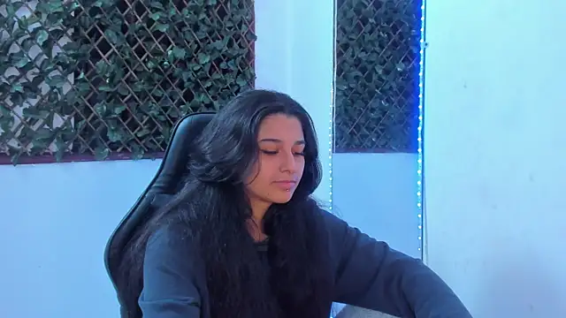 Megan Whitte online show from March 11, 2025, 3:37 am