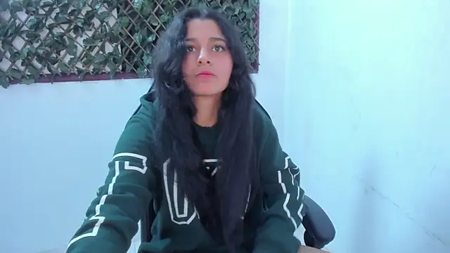 Megan Whitte online show from March 17, 2025, 6:29 am