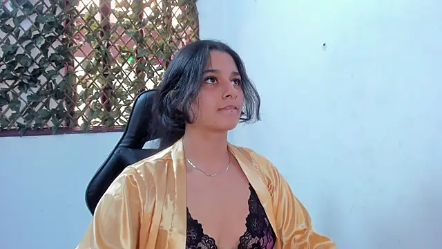 Megan Whitte online show from March 21, 2025, 4:51 pm