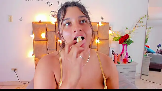 Megan Whitte online show from September 15, 2025, 8:31 pm